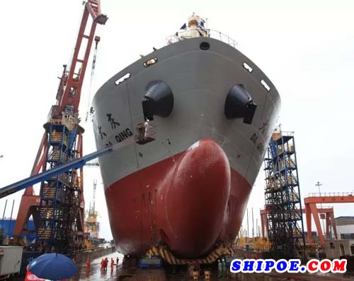 上海船厂 2.8万吨多用途重吊船