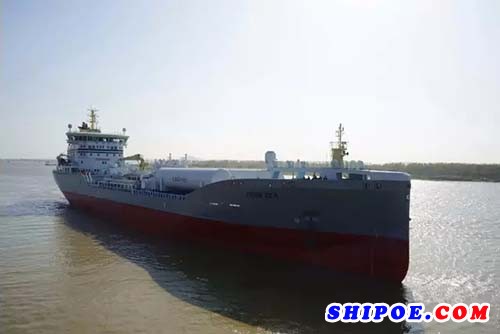 中航鼎衡   15000吨双燃料化学品船