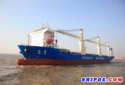 上海船厂   2.8万吨多用途重吊船