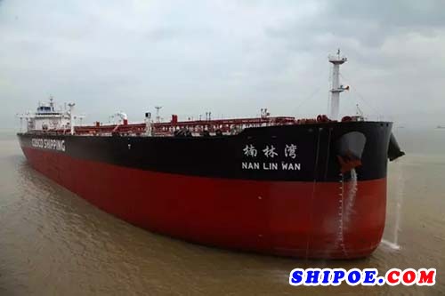 广船国际    11万吨成品油轮