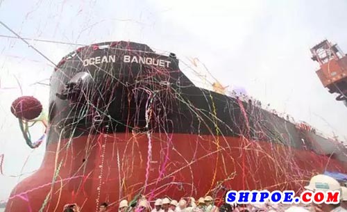 中海工业（江苏）同日交付两艘散货船，上半年交船已达10艘！