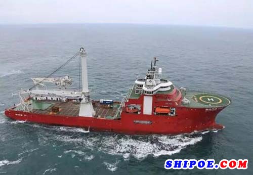 “海洋石油286”多功能水下功能船安装国内首套深水软管铺设系统