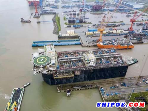 启东中远海工N518 FPSO项目艏艉总段启拖中海工业