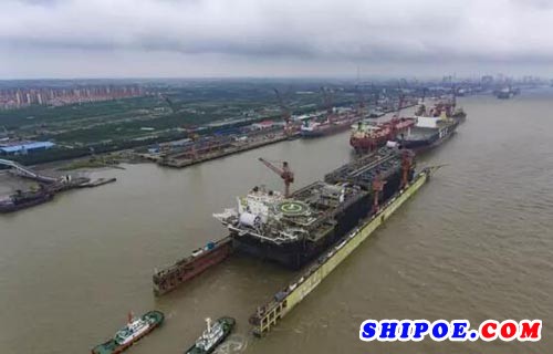 启东中远海工N518HUS项目总段大合拢工程进展顺利