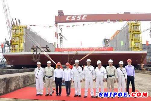 中船澄西一艘7500长吨举力浮船坞在扬州分公司胜利下水