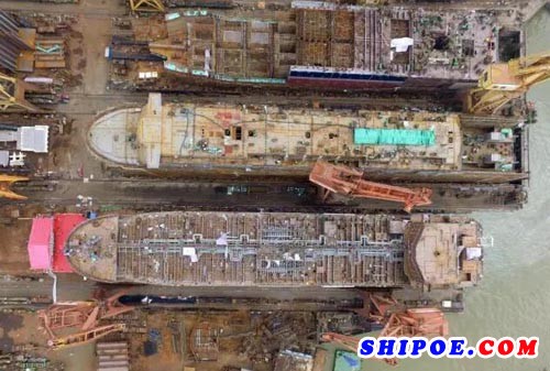 广船国际荔湾厂区共有1座4万吨级、2座6万吨级船台和1座5万吨级船坞