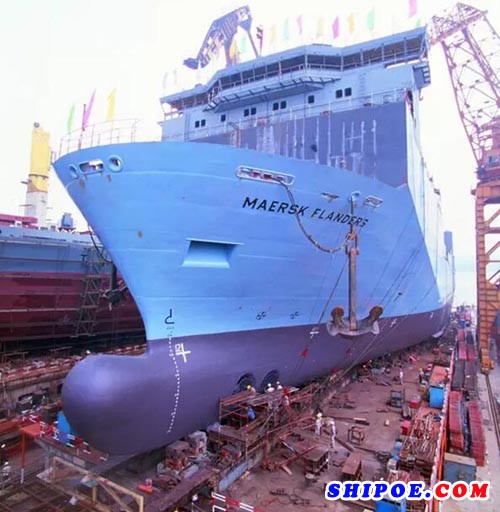 上个世纪90年代初，在3号船台建造的121车位滚装船，填补了广船国际在滚装船建造领域的空白