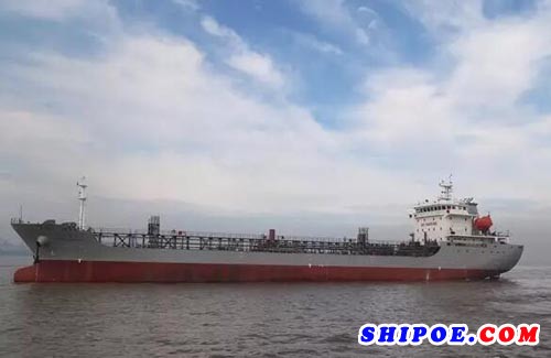 海通海洋工程装备两艘9800DWT级散货船顺利交付