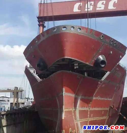 沪东中华造船PULNG 4号船主甲板接通