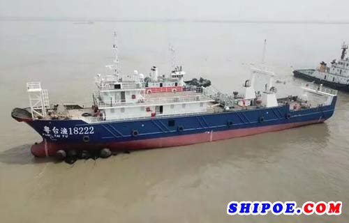 广新海工制造的南沙骨干渔船GS17216在下水总指挥的一声令下