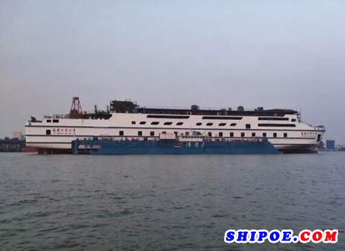 新船重工127米客滚船BFHX1601顺利下水
