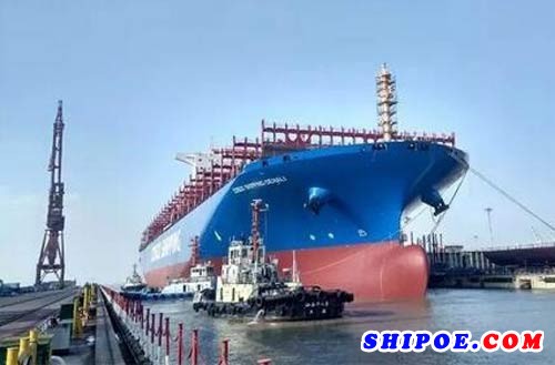 沪东中华造船14500箱4号船比计划提前2天出坞