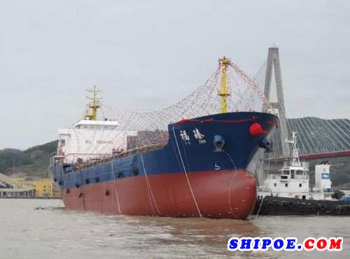 东南造船承建的12000DWT成品油船“福臻”号下水仪式在两万吨船台举行