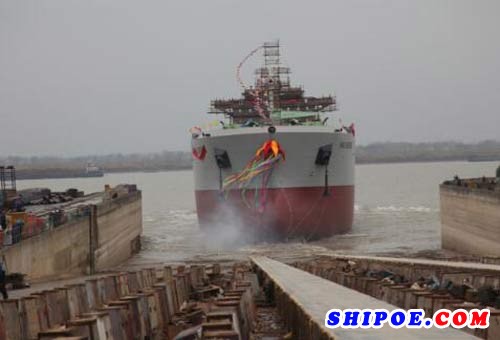 芜湖造船厂28000吨化学品/成品油船顺利下水