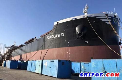 大连中远船务82000吨散货船N210完成试航