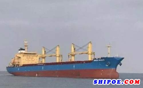 威海三进船业一艘3.6万吨散货船试航成功
