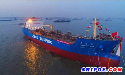 中船澄西一艘7500吨沥青船在扬州分公司船台下水