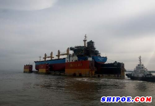 威海三进船业有限公司为德国NORDIC HAMBURG建造的3.6万吨散货船H1054成功下水