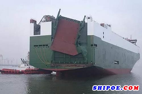 港船重工为瑞典船东建造的8000PCTC汽车滚装船4号船顺利完成出坞节点