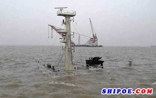上海吴淞口锚地一船沉没 3人获救10人仍在搜救