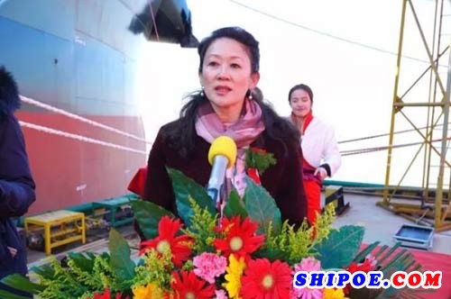中国进出口银行上海分行行长李莅作为37000吨沥青船2#船的教母