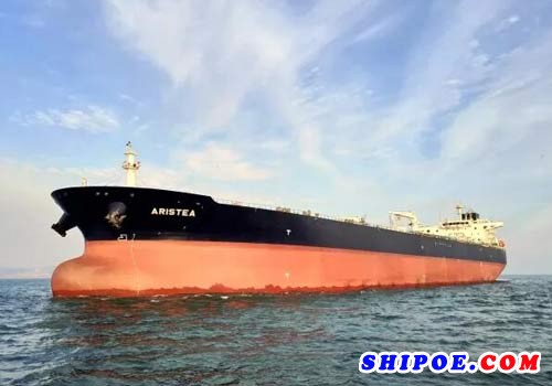 大连中远船务为希腊CHANDRIS公司建造的11.3万吨油轮1号船N720、2号船N721成功命名