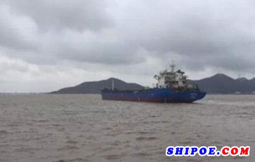 国内首艘江海直达散货船“江海直达1”试航凯旋归来