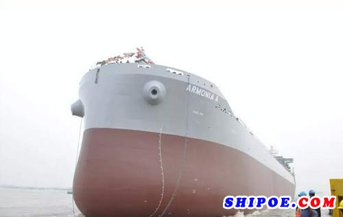 扬子江船业希腊船东一艘82000DWT散货船下水