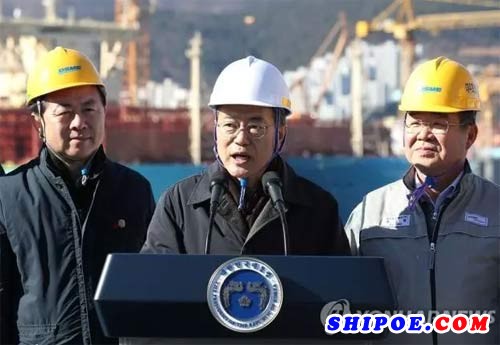 2018年1月3日，文在寅考察大宇造船海洋下属的玉浦造船厂。