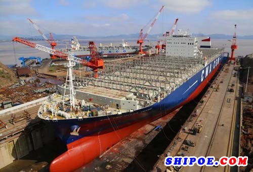 法国达飞轮船公司13800TEU系列集装箱船加长改装项目在舟山中远海运重工顺利开工。