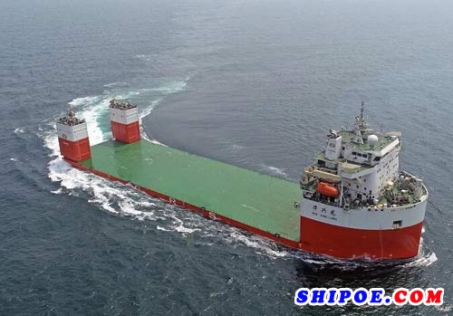 目前招商局重工（深圳）有限公司承建的两艘12000吨抬浮力打捞工程船