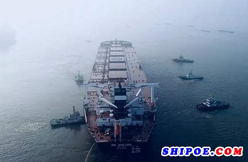 扬子江船业为工银租赁招商轮船建造的6艘第二代40万吨VLOC矿砂船中的首制船“ORE HONG KONG”轮