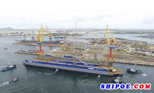 达门库拉索修船厂增加两个浮船坞