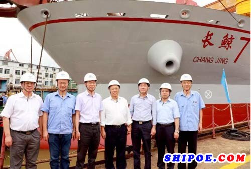 亚洲第一艘全电力驱动的6000方自航耙吸式挖泥船