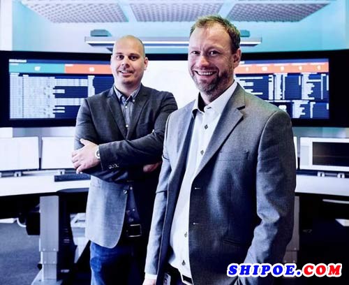 数字化服务经理Stian Braastad （左）和挪威海事服务主管 Andree Underthun