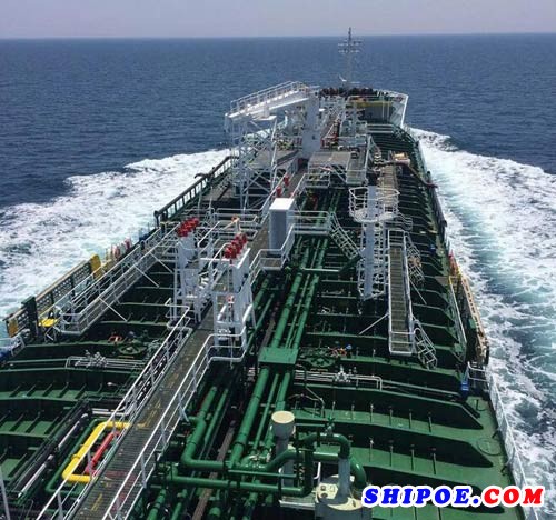 威海三进船业1.1万吨油化船H3022试航圆满成功