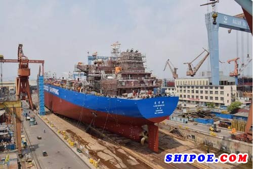 大船集团7.2万吨成品油船4号船