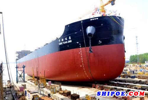 中船澄西为中船租赁建造的17号8.2万吨散货船在扬州公司船台顺利下水