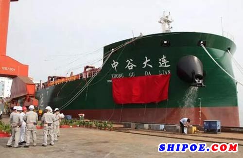 上海船厂一周内完成两船交付