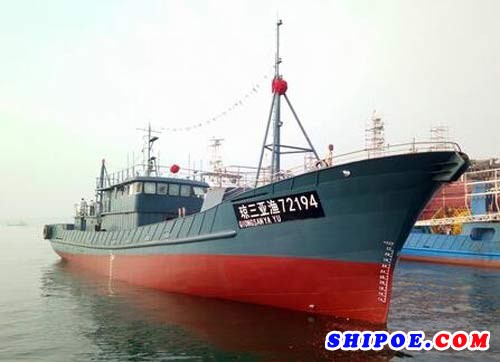 威海东海船舶修造46.75米流刺网渔船下水