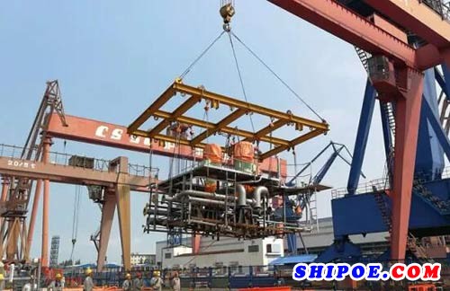 沪东中华造船建造49000吨化学品船系列船首制船机舱单元模块UE20