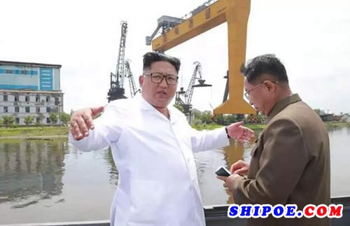 金正恩视察造船厂要求进一步发展朝鲜船舶工业 