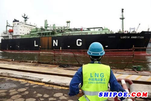 中国修船企业首次承接薄膜型LNG运输船大型修理项目