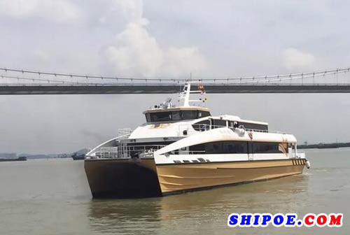 广东新船重工首艘碳纤维高速客船“银珠湖”成功交付