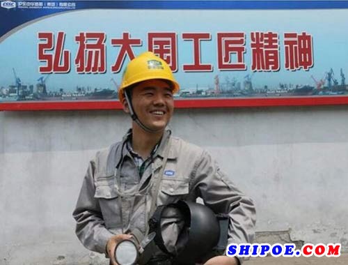 张冬伟是我国首批掌握LNG船最核心殷瓦钢焊接技术的16名工人中的一员