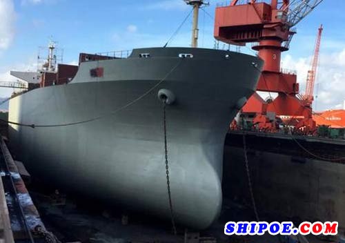 鱼童漆配套服务的“50000T散货船”完成坞修保养
