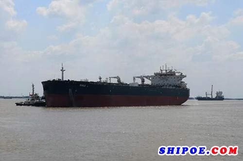 韩通船舶重工一艘114000吨油轮试航成功