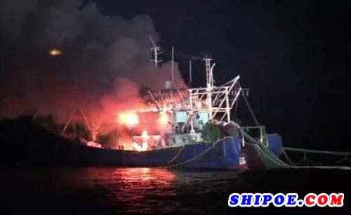韩媒称中国渔船失火：韩国海警参与灭火 8名渔民获救