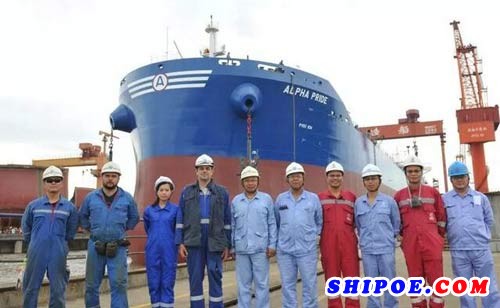 扬子江船业：ALPHABULK船东一艘82000DWT散货船顺利出坞
