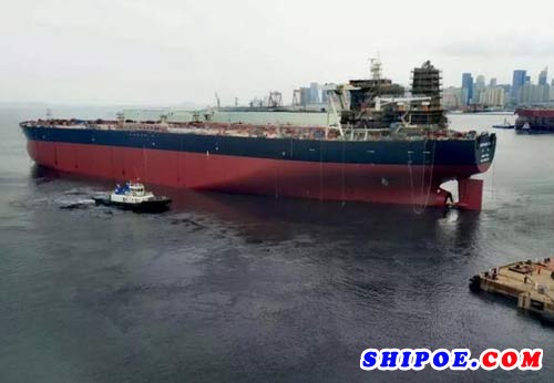 30.8万吨原油船1号船顺利出坞